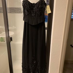 Size 6 formal evening gown unworn Lord &Taylor